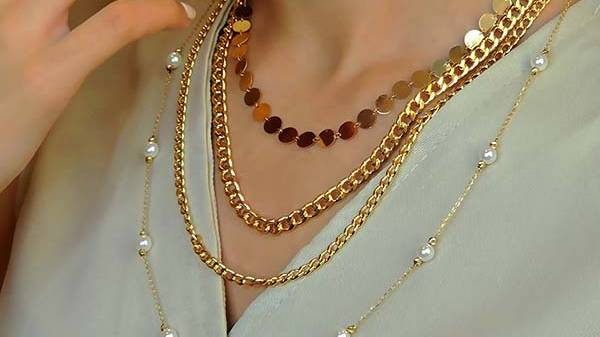 راهنمای استفاده از گردنبند طلا؛ نکاتی برای زیبایی و ماندگاری بیشتر